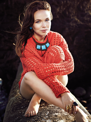 Amanda Fuller nude .